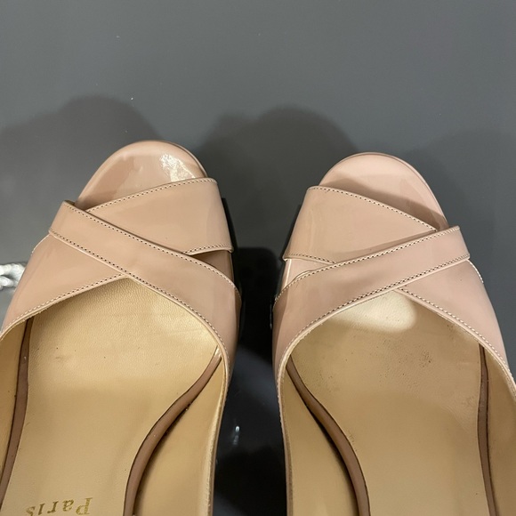 CHRISTIAN LOUBOUTIN SIZE 39, NUDE PATENT, SLING BACK - Picture 10 of 10